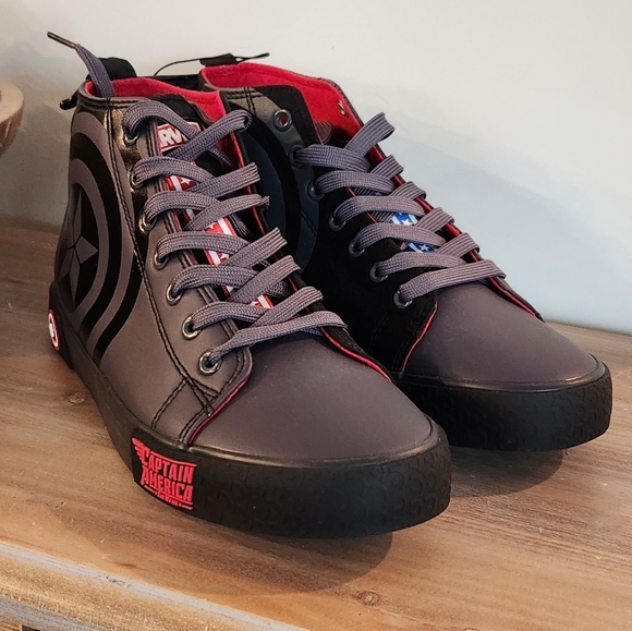 👟 Captain America High-Top Sneakers – Size 10 – Marvel Avengers – New with Tags - Picture 4 of 14
